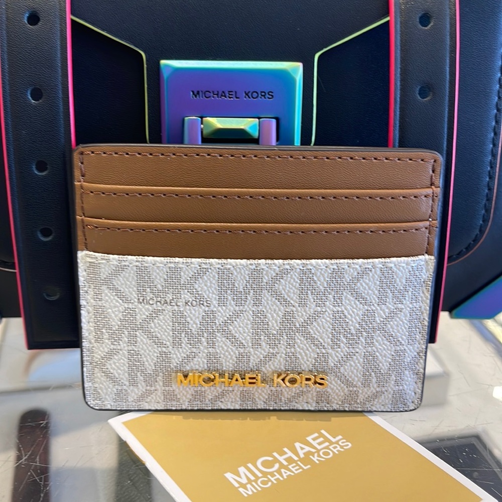 MICHAEL KORS
Leather Large Card Holder Case Wallet 
Vanilla MK Signature 
NWT